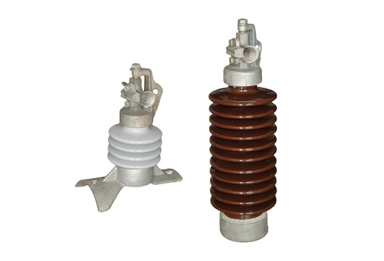 Type horizontal ligne ligne isolateur 57-12 de porcelaine d'OEM de norme ANSI de courrier
