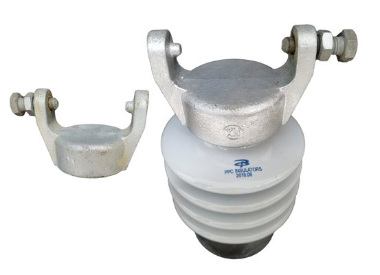 Anti ligne fragile isolateur de porcelaine du CEI 60168 de courrier gris-clair