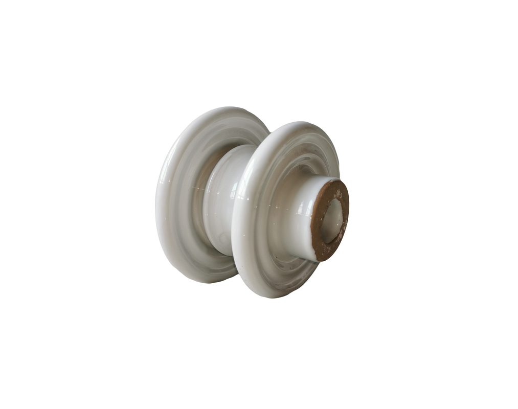 Isolateurs standard de bobine de porcelaine d'OEM 1.5KV du CEI