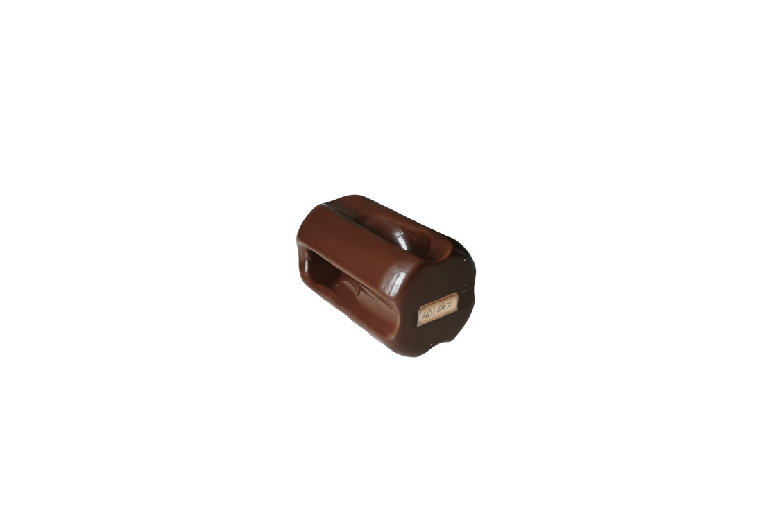 Isolateur de porcelaine de tension de la norme ANSI 54-3 pour les lignes aériennes de transmission