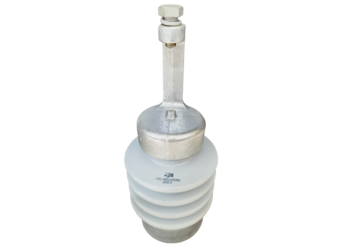 Isolateurs de processus humides de courrier de porcelaine de norme ANSI pour le transport d'énergie