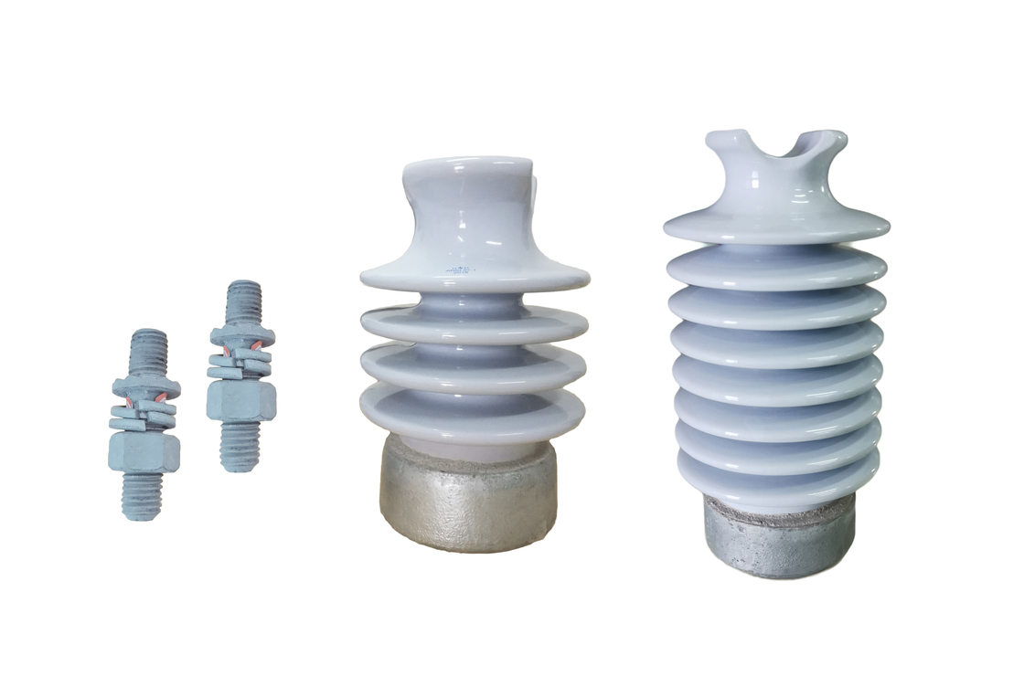 Ligne isolateurs de la porcelaine 12.5kN C-120 de la norme ANSI 57-1 de cou de F de courrier