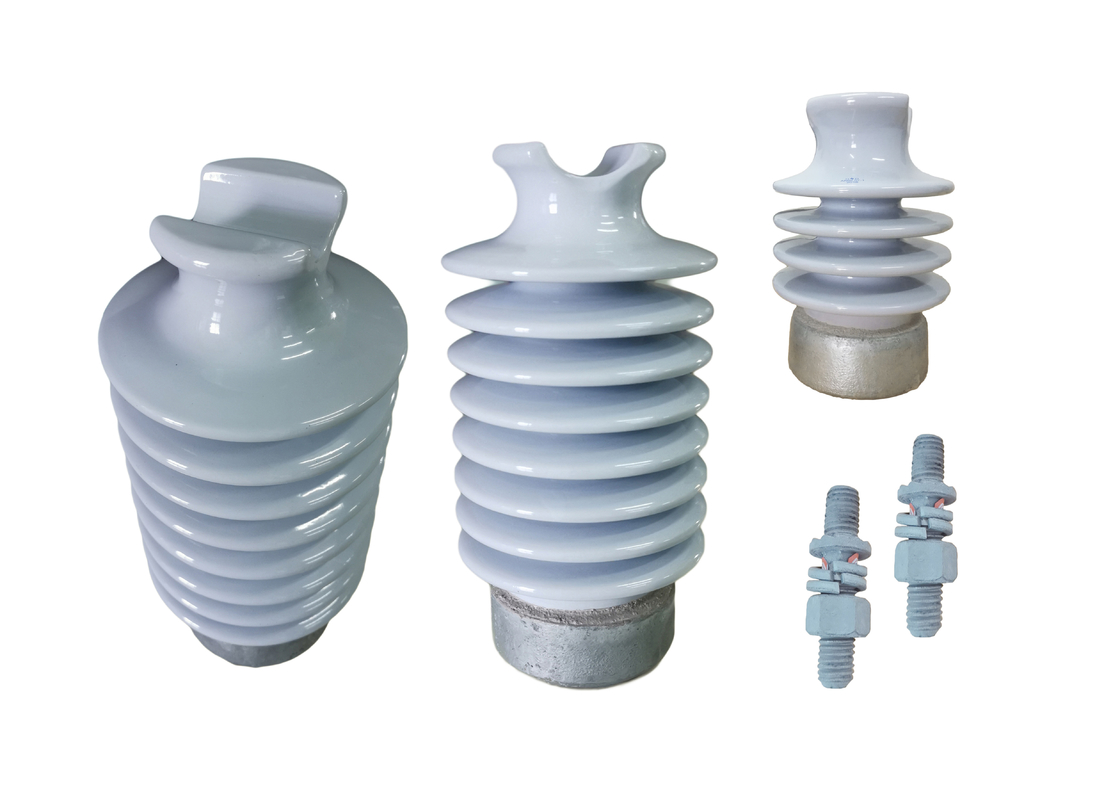 Ligne isolateurs de la porcelaine 12.5kN C-120 de la norme ANSI 57-1 de cou de F de courrier