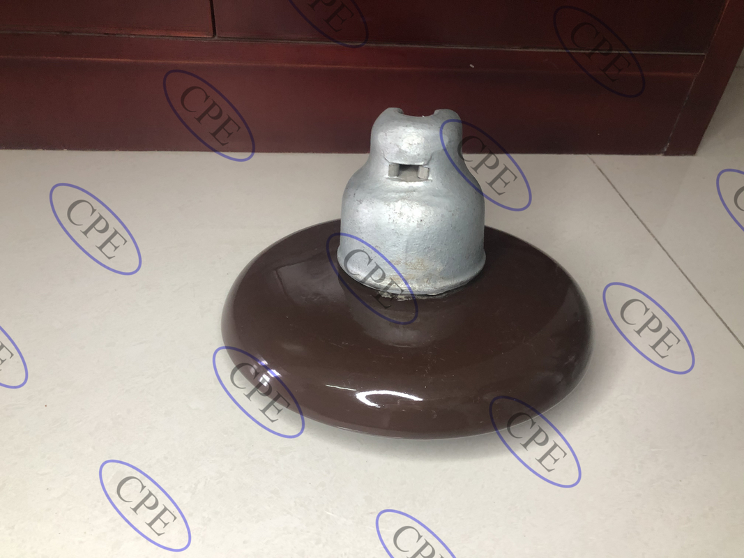 Type isolateurs de suspension de la porcelaine C-110 de norme ANSI Brown