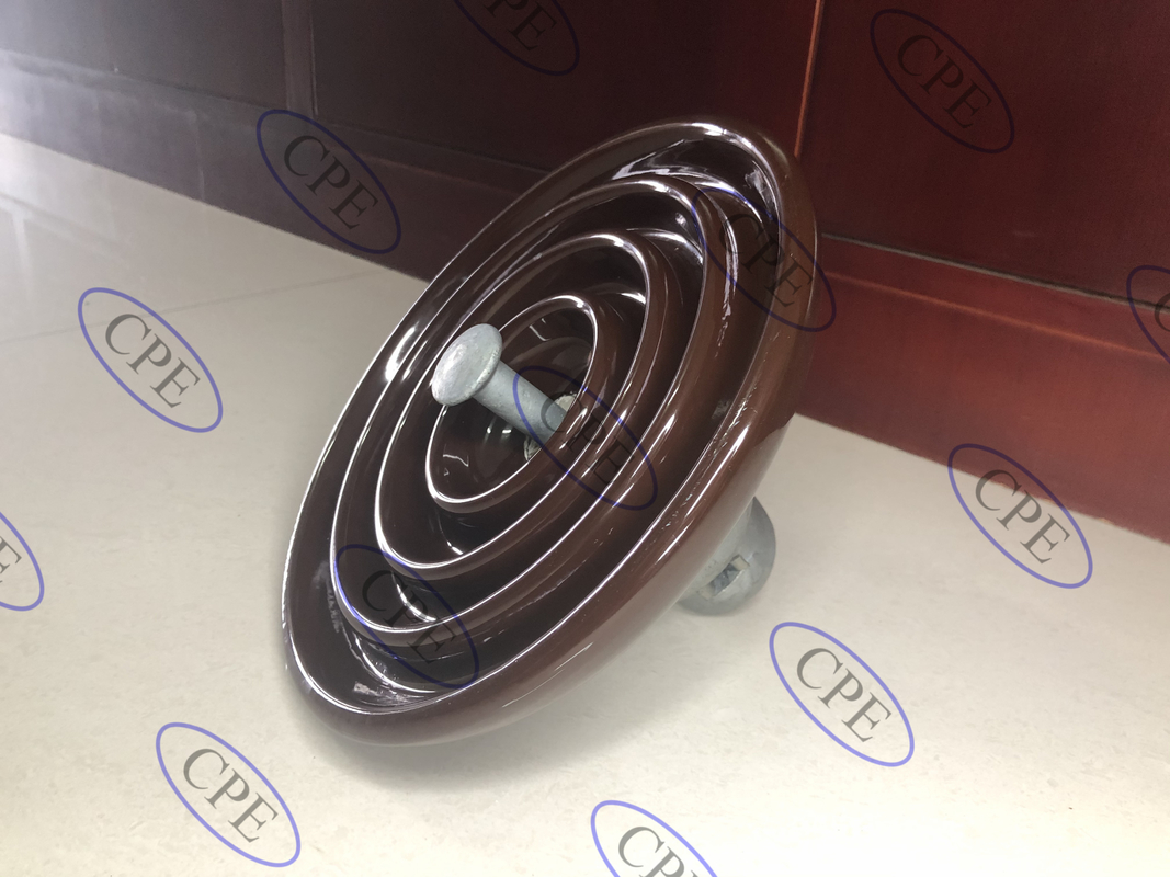 Type isolateurs de suspension de la porcelaine C-110 de norme ANSI Brown