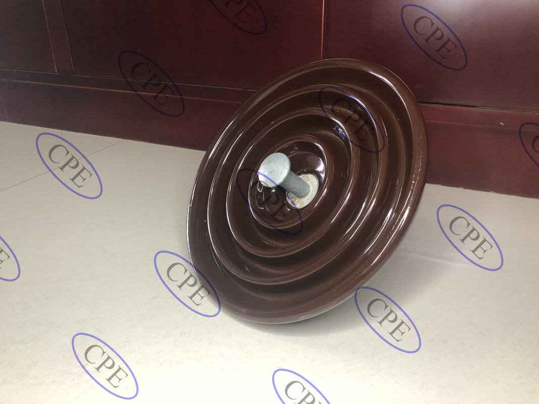 Type isolateurs de suspension de la porcelaine C-110 de norme ANSI Brown