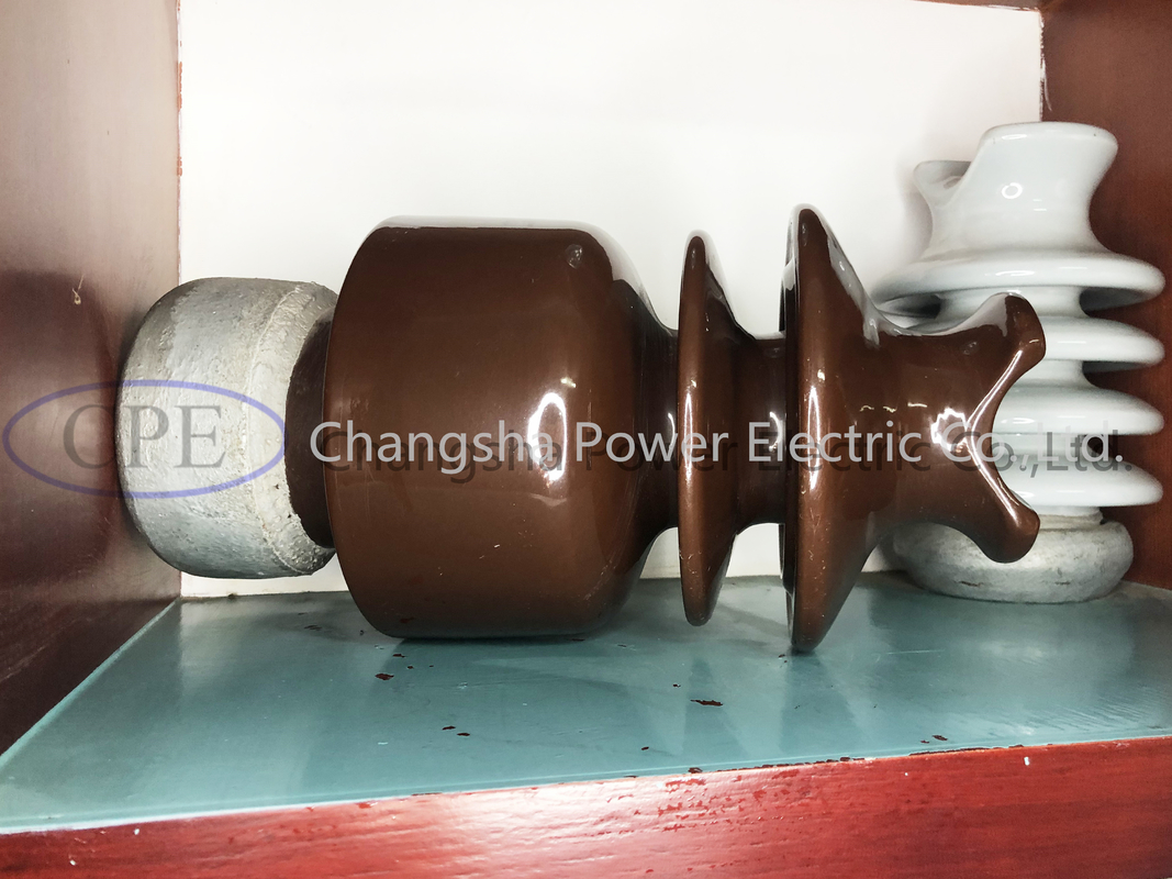 ODM Brown a glacé la porcelaine Pin Post Insulator With Hardware