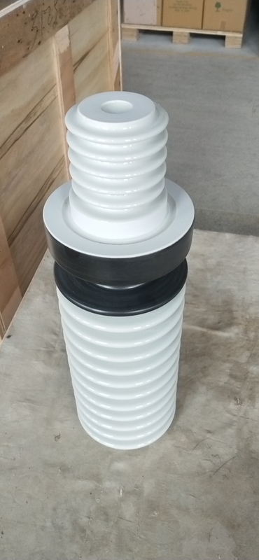 Le gaz standard du CEI 36kV 12Sheds a isolé baguer l'OEM blanc de couleur